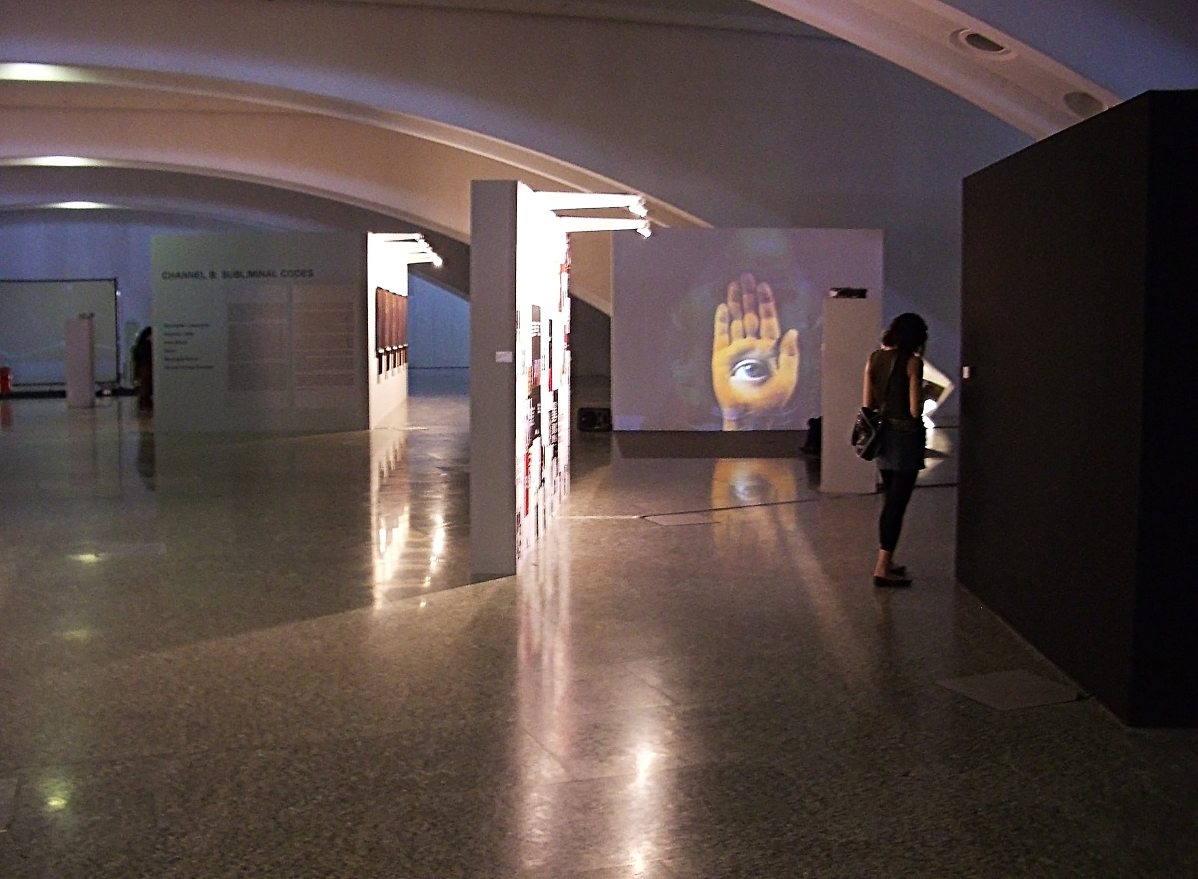 Guided visitor route through the Observatori exhibition hall